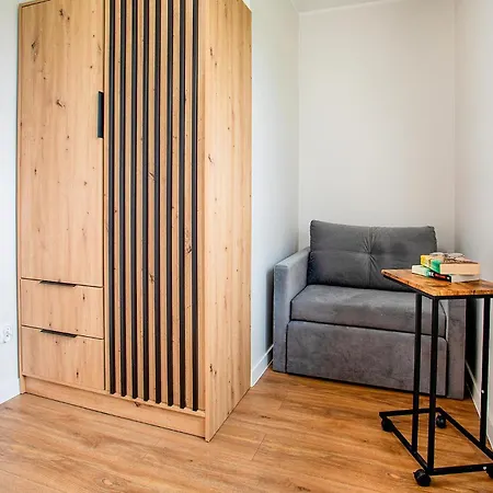 2 Bedroom Awesome In Apartment *