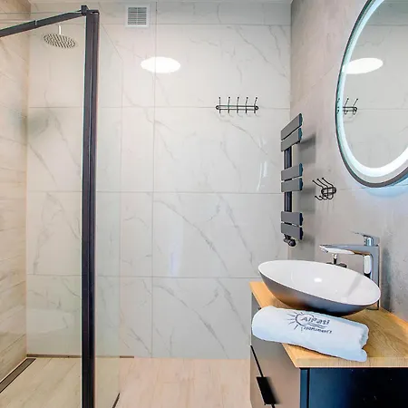 Apartment 2 Bedroom Awesome In